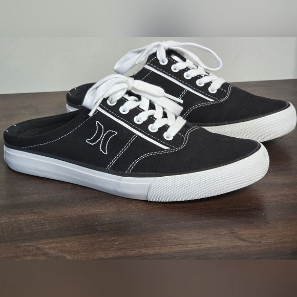 Hurley Shoes - Hurley Women's Kayo Lamu Slip-on Sneakers Size 8M
